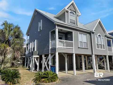 1469 W Lagoon Ave, Gulf Shores, AL 36542