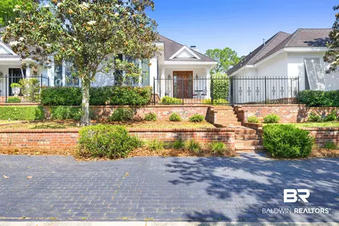 17030 Tennis Club Dr #V-2B, Fairhope, AL 36532