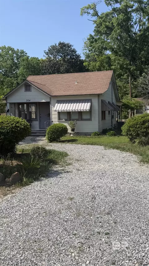 304 W Myrtle Ave, Foley, AL 36535