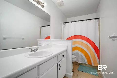 Bath - 6421 Saint Thomas Ct, Mobile, AL 36618 photo 3 of 3