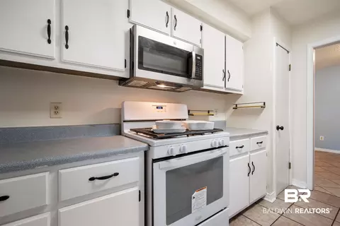 Kitchen - 6421 Saint Thomas Ct, Mobile, AL 36618 photo 3 of 3