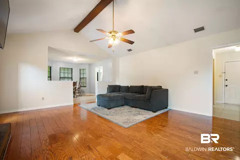 Living - 6421 Saint Thomas Ct, Mobile, AL 36618 photo 2 of 3