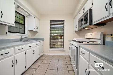 Kitchen - 6421 Saint Thomas Ct, Mobile, AL 36618 photo 1 of 3