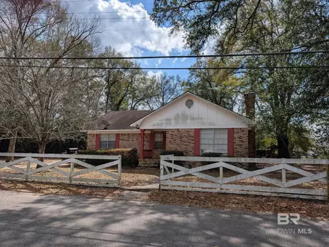 710 Gillis St, Brewton, AL 36426