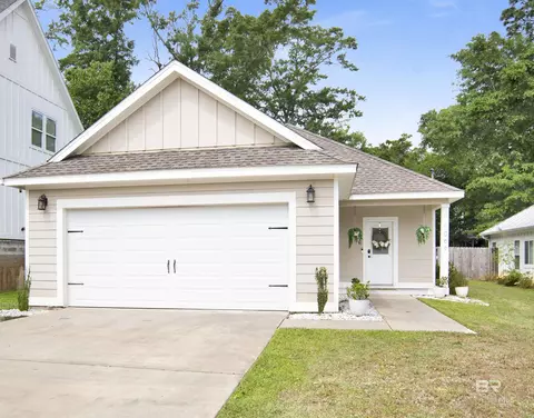 1066 Pinemont Dr, Mobile, AL 36609