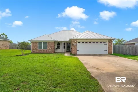 8952 Sherman Rd, Foley, AL 36535