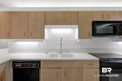 Kitchen - 100 Tower Dr #703, Daphne, AL 36526 photo 3 of 3