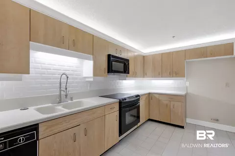 Kitchen - 100 Tower Dr #703, Daphne, AL 36526 photo 1 of 3