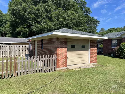 Exterior - 707 E Horner St, Atmore, AL 36502 photo 6 of 9
