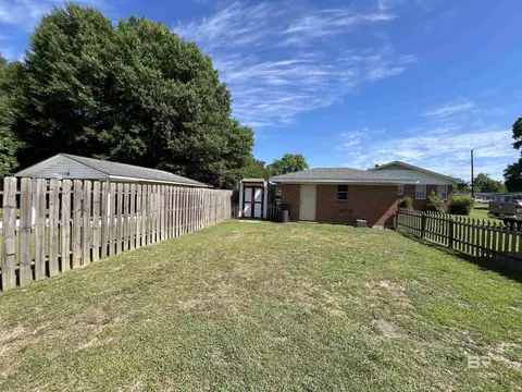 Exterior - 707 E Horner St, Atmore, AL 36502 photo 4 of 9