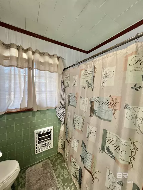 Bath - 707 E Horner St, Atmore, AL 36502 photo 2 of 2
