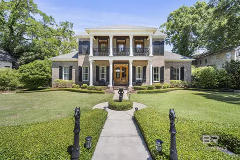 113 Oak Ave, Fairhope, AL 36532