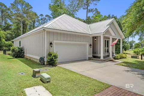 2701 Chastain St, Gulf Shores, AL 36542
