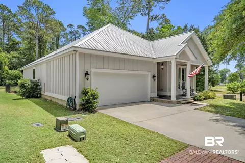 2701 Chastain St, Gulf Shores, AL 36542