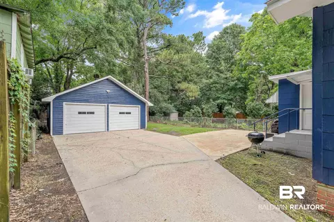 Exterior - 137 Hyland Ave, Mobile, AL 36607 photo 3 of 10