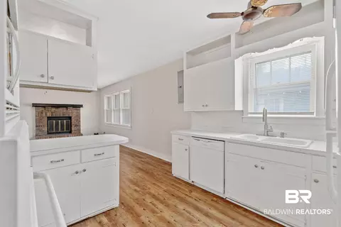 Kitchen - 137 Hyland Ave, Mobile, AL 36607 photo 4 of 4