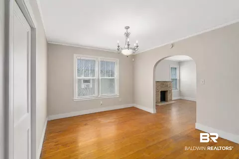 Living - 137 Hyland Ave, Mobile, AL 36607 photo 3 of 6