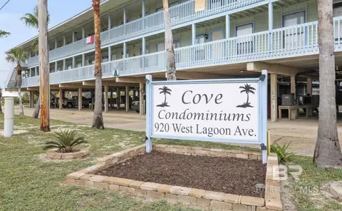920 W Lagoon Ave, Gulf Shores, AL 36542