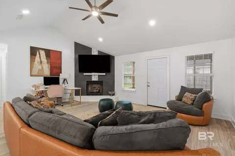 Living - 871 Banneker Ct, Mobile, AL 36617 photo 1 of 2