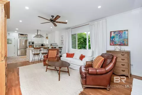 Living - 4596 Hawthorne Pl, Mobile, AL 36608 photo 2 of 4