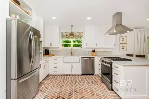 Kitchen - 4596 Hawthorne Pl, Mobile, AL 36608 photo 2 of 4