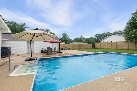 Exterior - 6208 S Pine Needle Dr, Mobile, AL 36609 photo 5 of 6