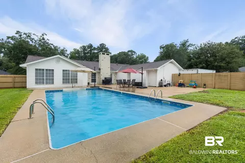 Exterior - 6208 S Pine Needle Dr, Mobile, AL 36609 photo 7 of 7