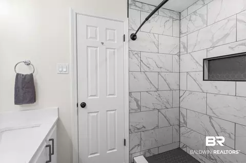 Bath - 6208 S Pine Needle Dr, Mobile, AL 36609 photo 2 of 2