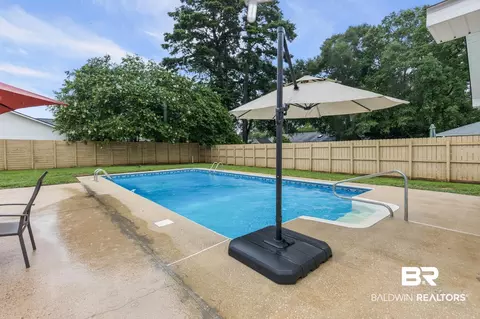 Exterior - 6208 S Pine Needle Dr, Mobile, AL 36609 photo 5 of 7