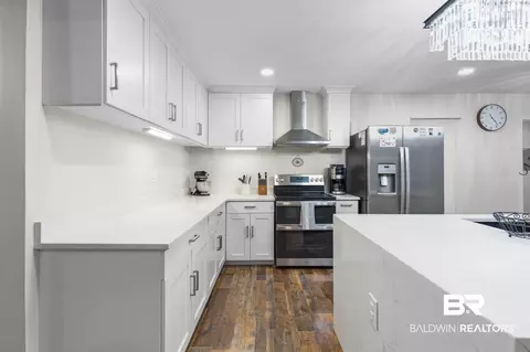 Kitchen - 6208 S Pine Needle Dr, Mobile, AL 36609 photo 2 of 3