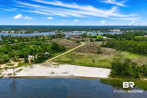 4437 Plash Rd, Gulf Shores, AL 36542