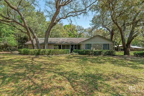9712 Wills Ln, Lillian, AL 36549