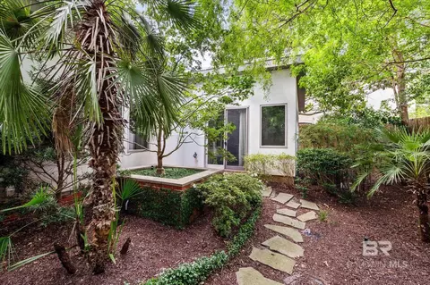 Exterior - 120 S Mcgregor Ave, Mobile, AL 36608 photo 5 of 9