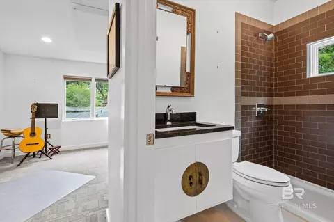 Bath - 120 S Mcgregor Ave, Mobile, AL 36608 photo 7 of 7