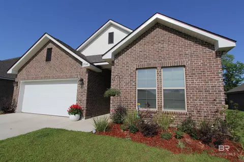 17148 Lafayette Dr, Robertsdale, AL 36567