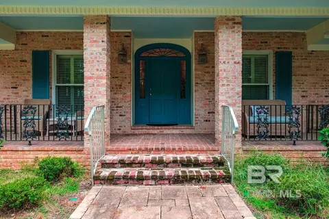 14301 S Wintzell Ave, Bayou La Batre, AL 36509