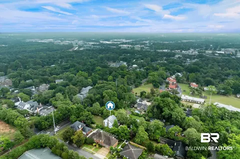 View/Area - 3863 Old Shell Rd, Mobile, AL 36608 photo 3 of 4