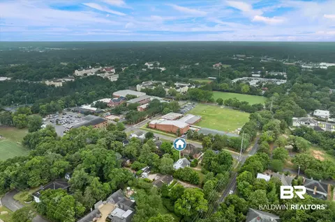 View/Area - 3863 Old Shell Rd, Mobile, AL 36608 photo 1 of 4