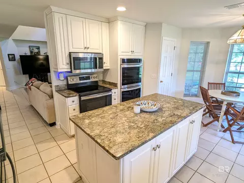 Kitchen - 6654 E Quarry Dr, Elberta, AL 36530 photo 4 of 4