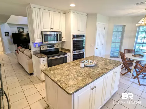 Kitchen - 6654 E Quarry Dr, Elberta, AL 36530 photo 4 of 4