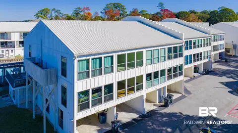 710 S Mobile St #59, Fairhope, AL 36532