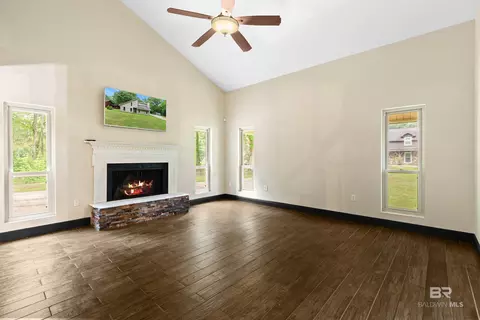 Living - 2728 Lost River Rd, Mobile, AL 36605 photo 2 of 5