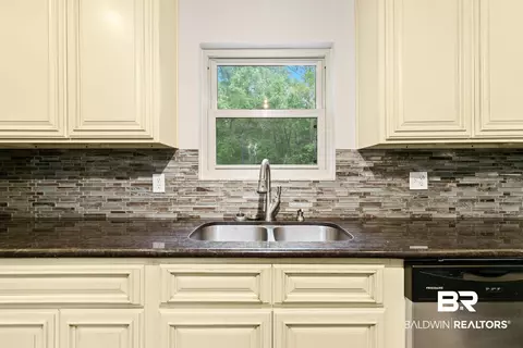 Kitchen - 2728 Lost River Rd, Mobile, AL 36605 photo 4 of 6