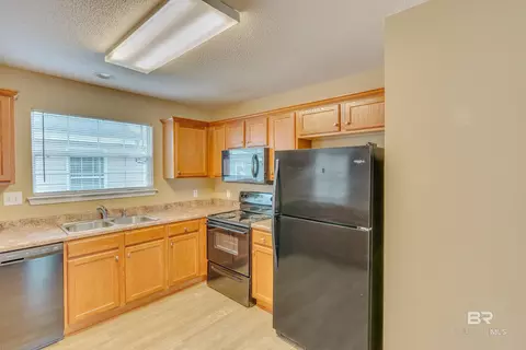 Kitchen - 2190 Seasons Ct, Mobile, AL 36695 photo 2 of 2