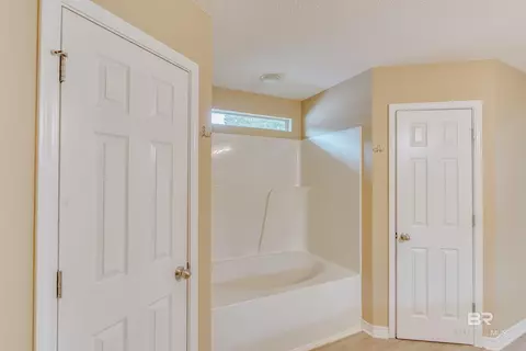 Entry Way - 2190 Seasons Ct, Mobile, AL 36695 photo 4 of 4
