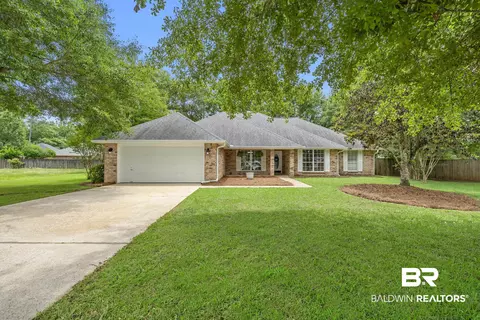 25379 N Sunset Ct, Loxley, AL 36551