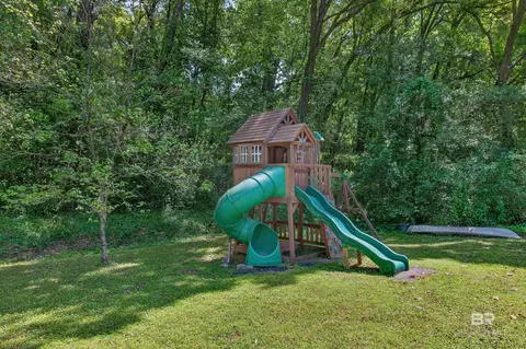 Exterior - 404 Pine Ct, Mobile, AL 36608 photo 11 of 16