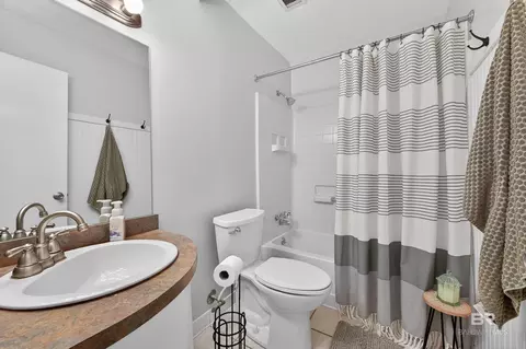 Bath - 404 Pine Ct, Mobile, AL 36608 photo 6 of 6