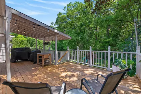 Exterior - 404 Pine Ct, Mobile, AL 36608 photo 7 of 16