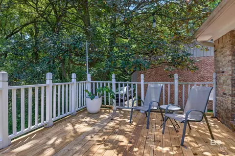 Exterior - 404 Pine Ct, Mobile, AL 36608 photo 6 of 16